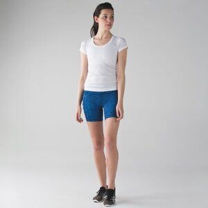 LULULEMON RUN: SPEED TRACK SHORTS IN SAMBA SNAKE KAYAK BLUE HERO BLUE SIZE 6